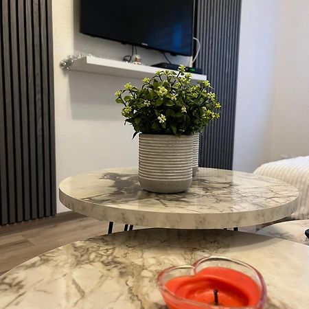 Lovely Apartment In Old Town 400M From City Center Sebilj Saraybosna Dış mekan fotoğraf