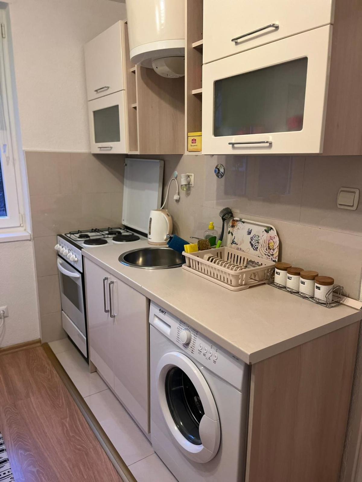 Lovely Apartment In Old Town 400M From City Center Sebilj Saraybosna Dış mekan fotoğraf